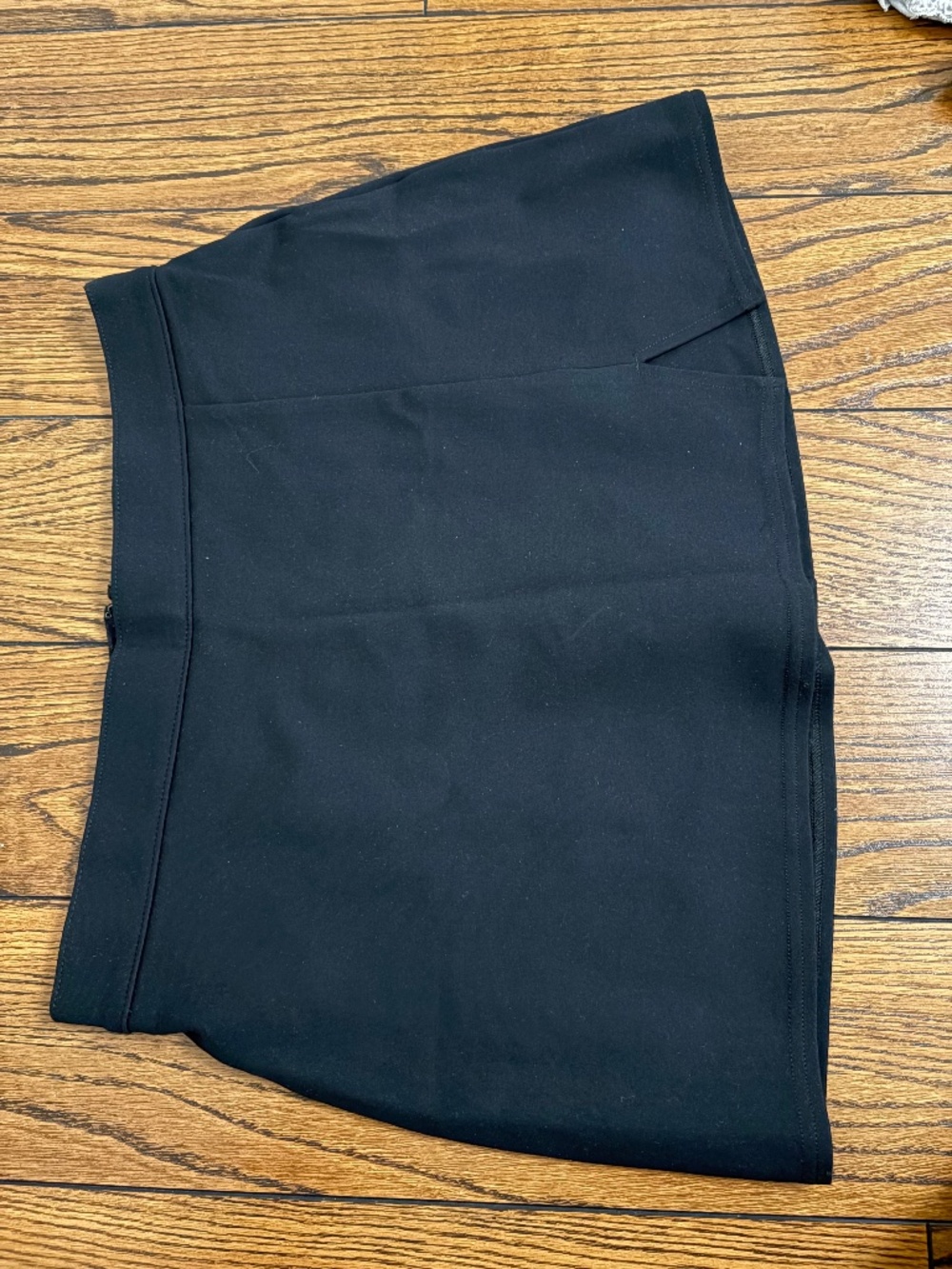 BNWT Hollister mini skort size medium